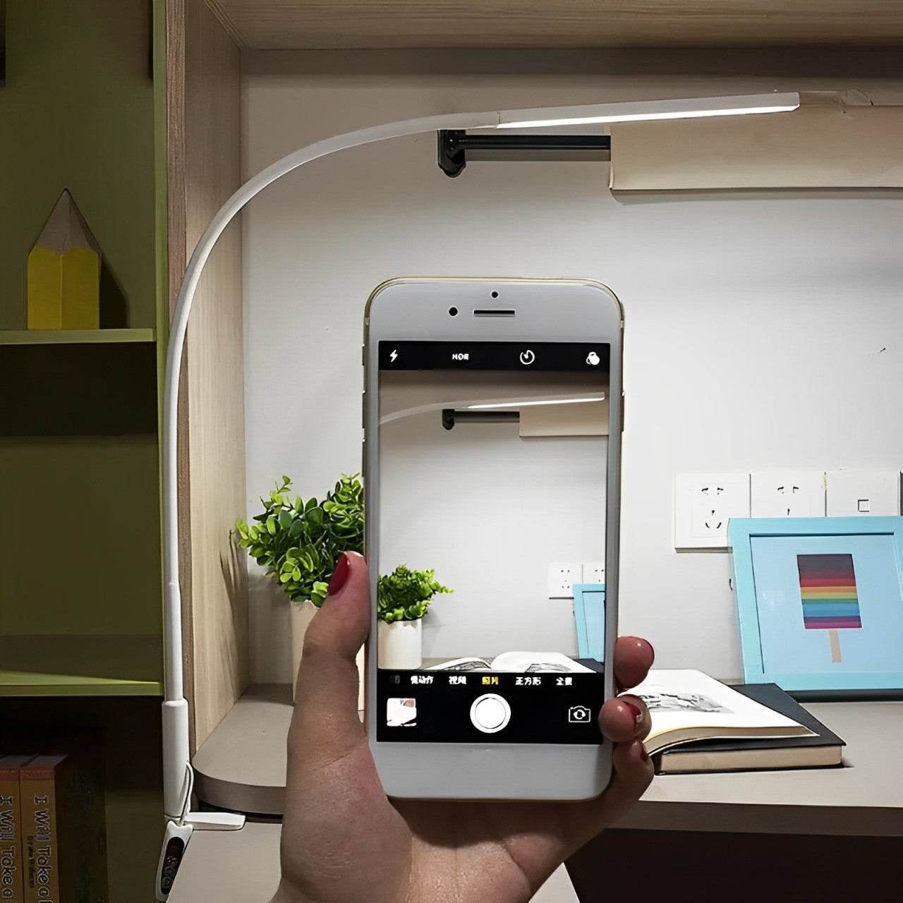 Lâmpada de Mesa LED com Braço Longo